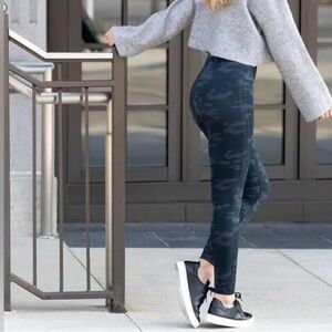 SPANX Camouflage Camo Seamless Leggings‎ High Waisted Black Gray Athletic Size S